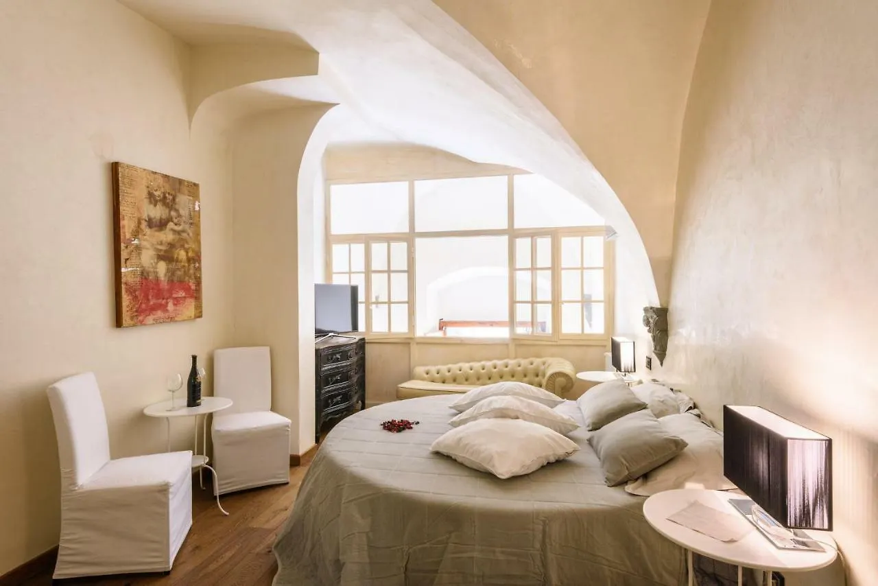 Mozart Palace Regal Suite Florence Apartment